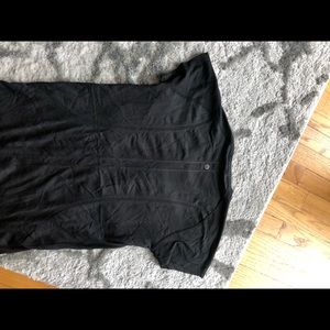 Lululemon Workout T-Shirt GREAT Condition!